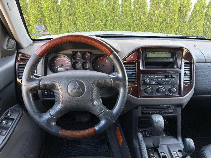 Mitsubishi Pajero 3.2 Di-D 7 Места , снимка 9 - Автомобили и джипове - 50949737
