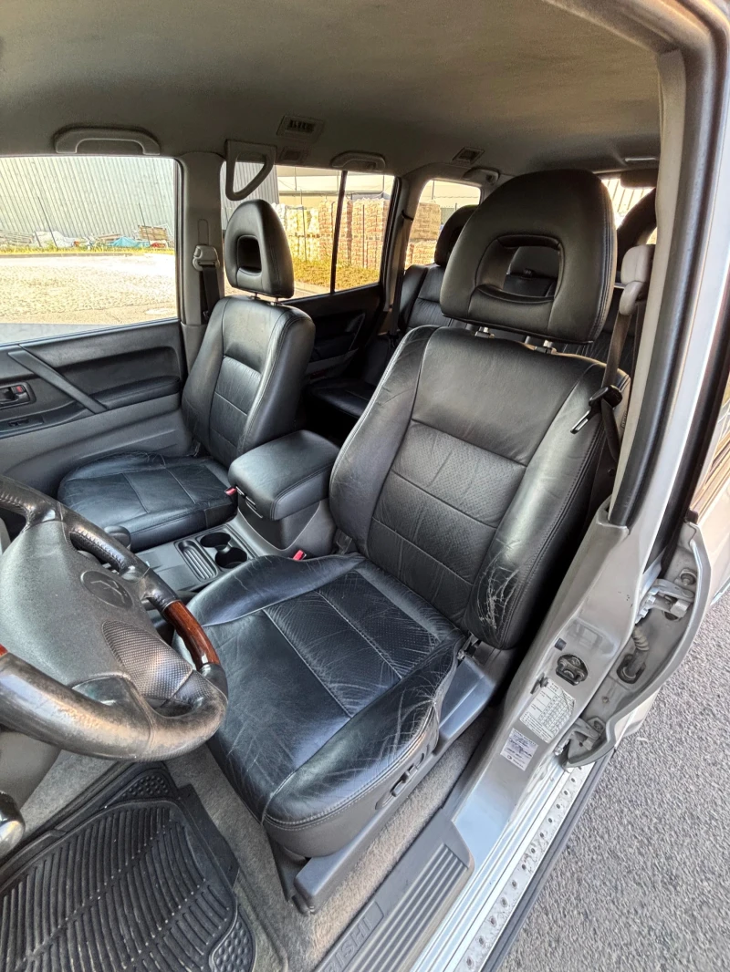 Mitsubishi Pajero 3.2 Di-D 7 Места , снимка 10 - Автомобили и джипове - 50949737