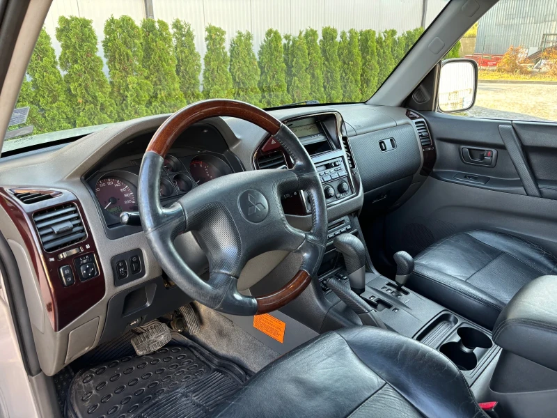 Mitsubishi Pajero 3.2 Di-D 7 Места , снимка 7 - Автомобили и джипове - 50949737