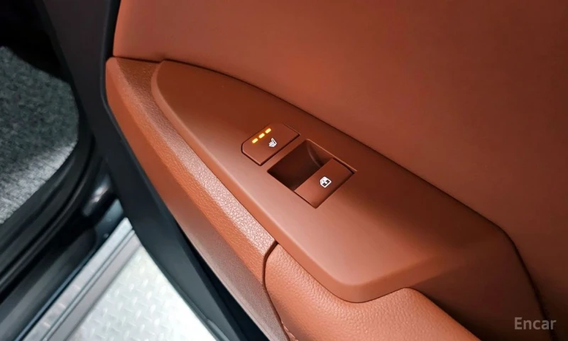 Kia Sportage 1.6 TURBO SIGNATURE * ТОП ИЗПЪЛНЕНИЕ* , снимка 17 - Автомобили и джипове - 51313346