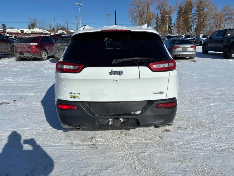 Jeep Cherokee * North * CARFAX * ЦЕНА ДО БГ, снимка 4 - Автомобили и джипове - 53383786