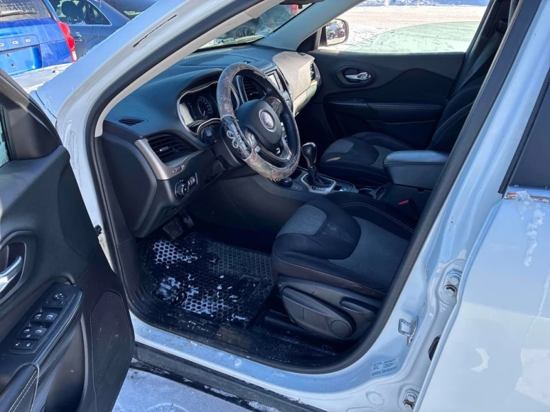Jeep Cherokee * North * CARFAX * ЦЕНА ДО БГ, снимка 7 - Автомобили и джипове - 53383786