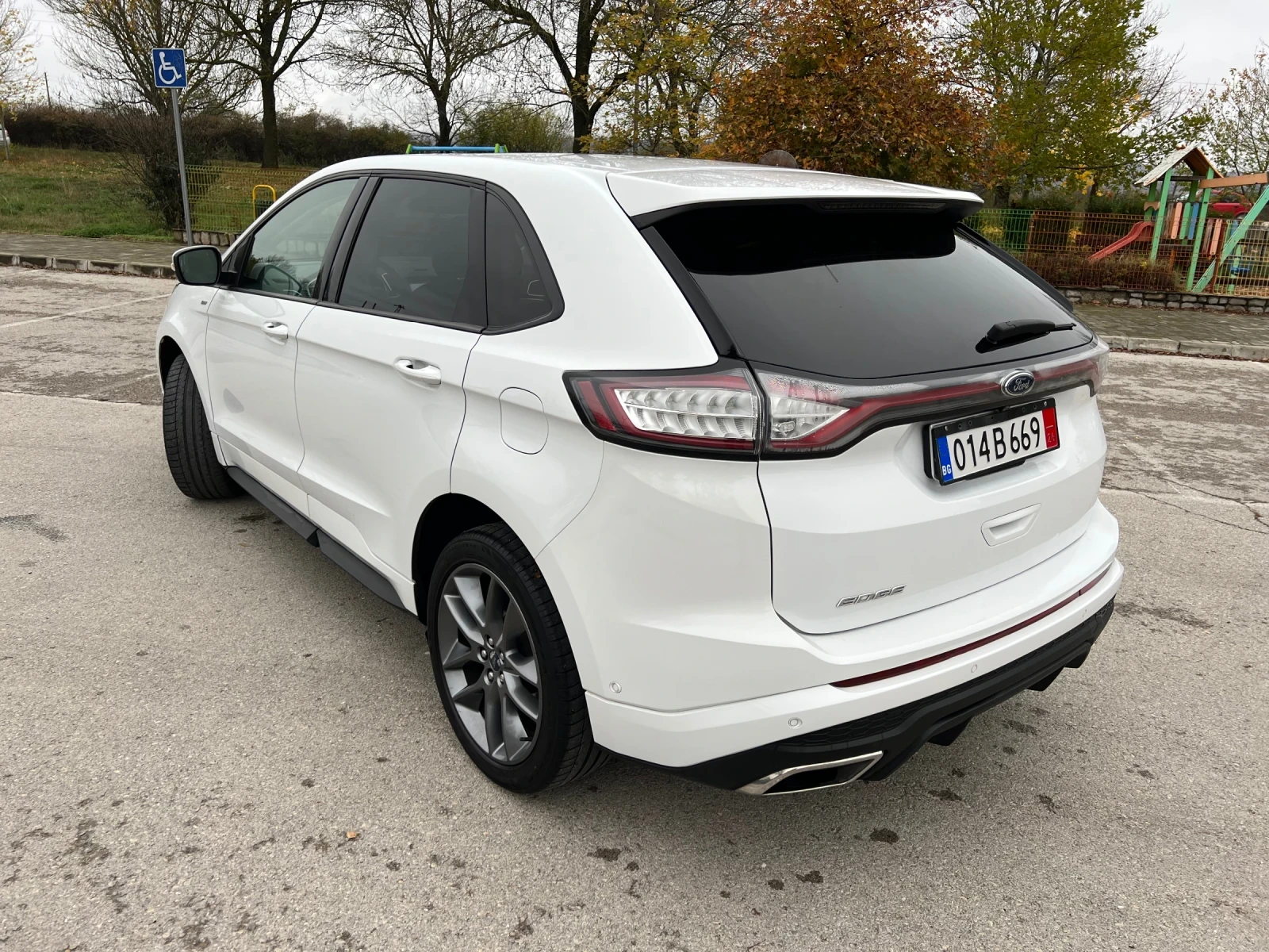 Ford Edge 2.0TDCI ST Line - изображение 8