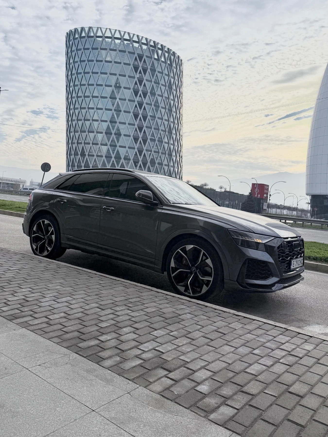 Audi RSQ8 Carbon edition - изображение 9