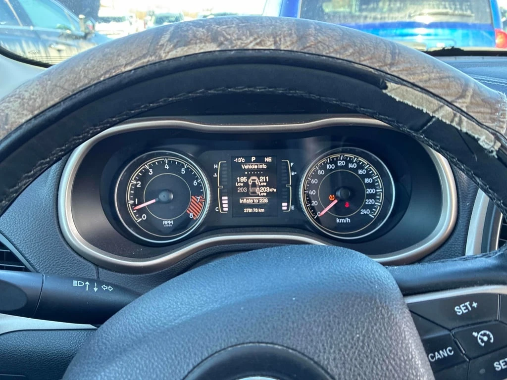 Jeep Cherokee * North * CARFAX * ЦЕНА ДО БГ - изображение 8