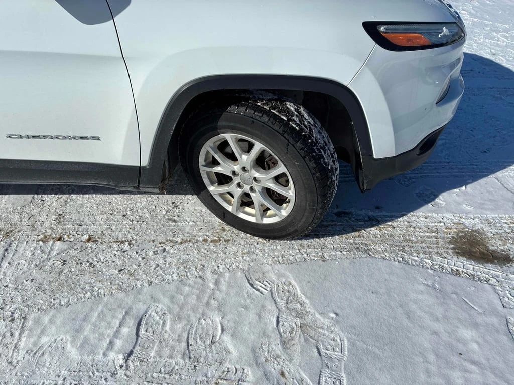 Jeep Cherokee * North * CARFAX * ЦЕНА ДО БГ - изображение 6