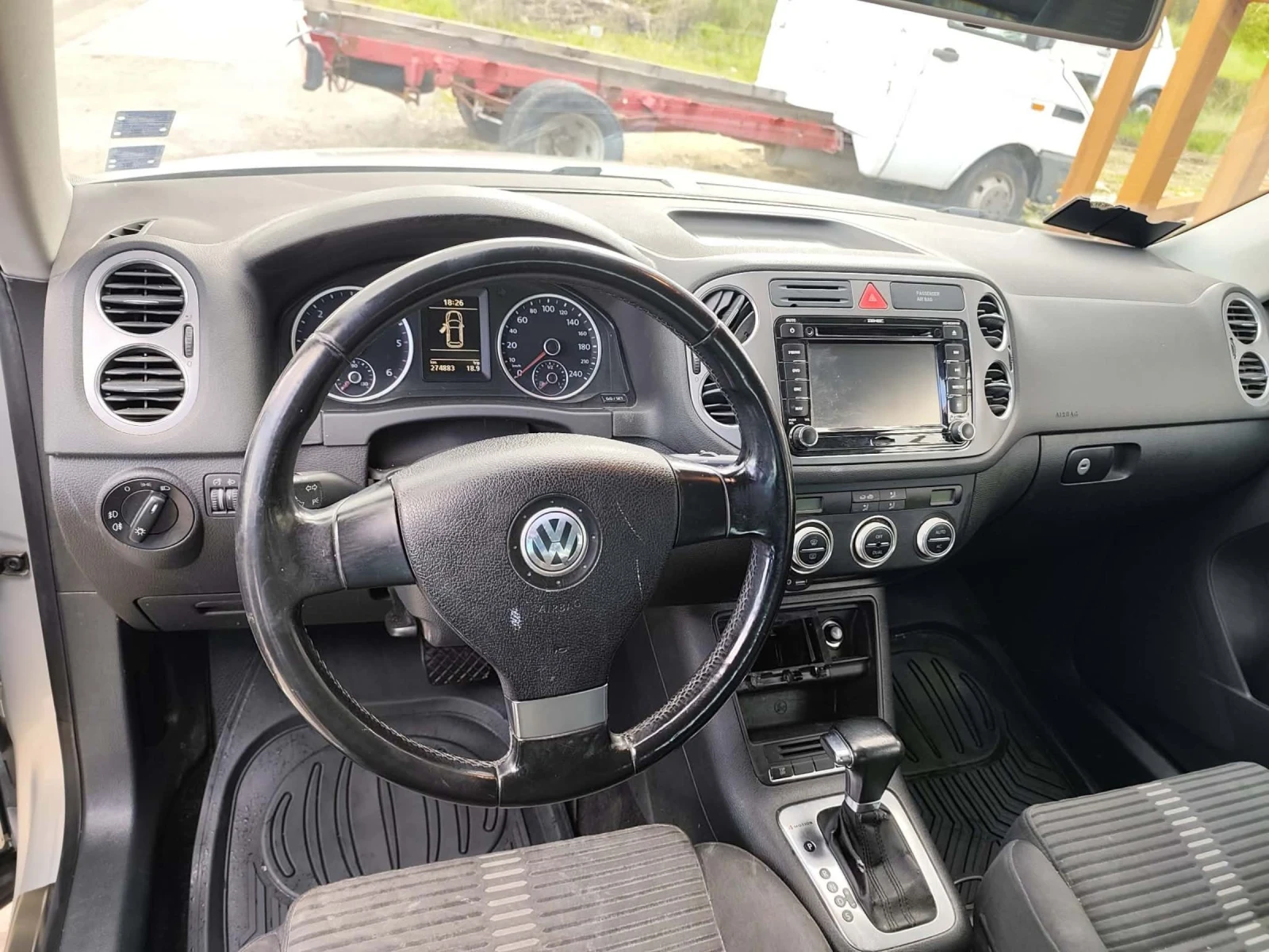VW Tiguan Автоматик 4х4, снимка 11 - Автомобили и джипове - 54398919