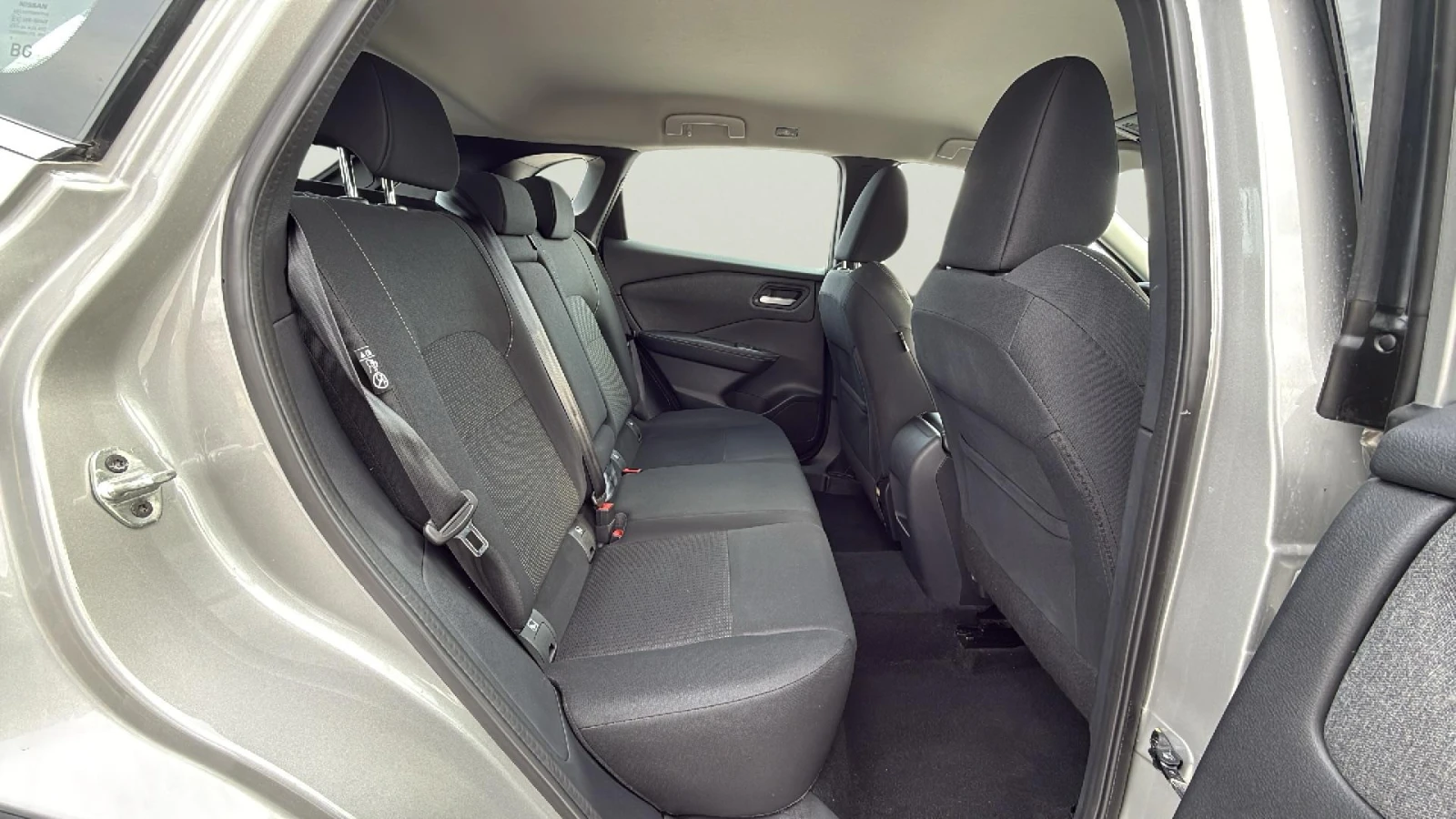 Nissan Qashqai 1.3, снимка 14 - Автомобили и джипове - 54537787