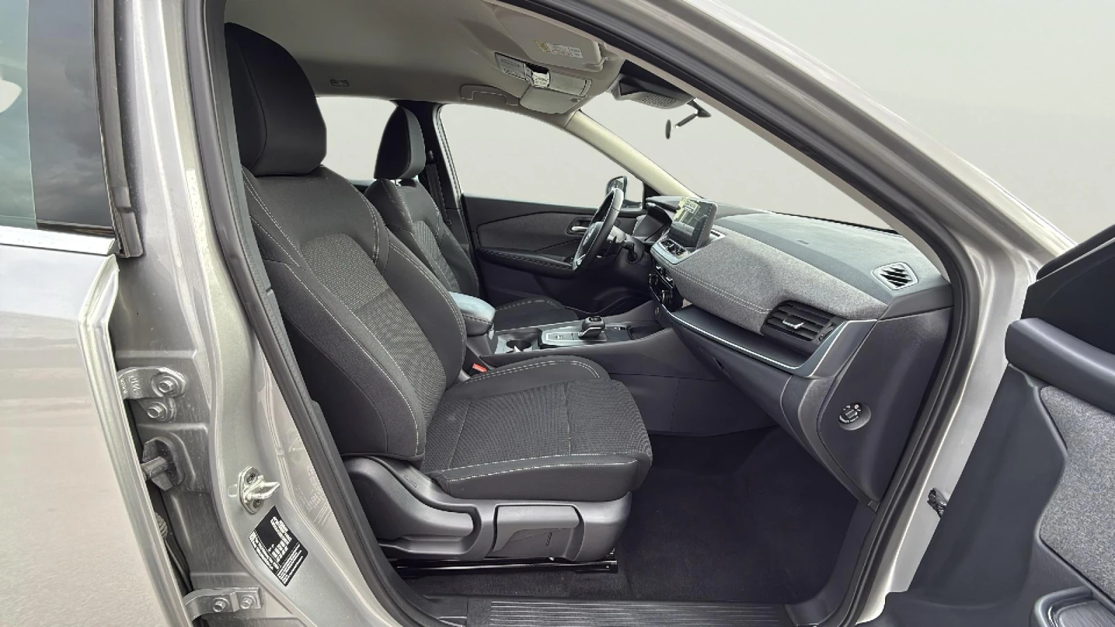 Nissan Qashqai 1.3, снимка 13 - Автомобили и джипове - 54537787