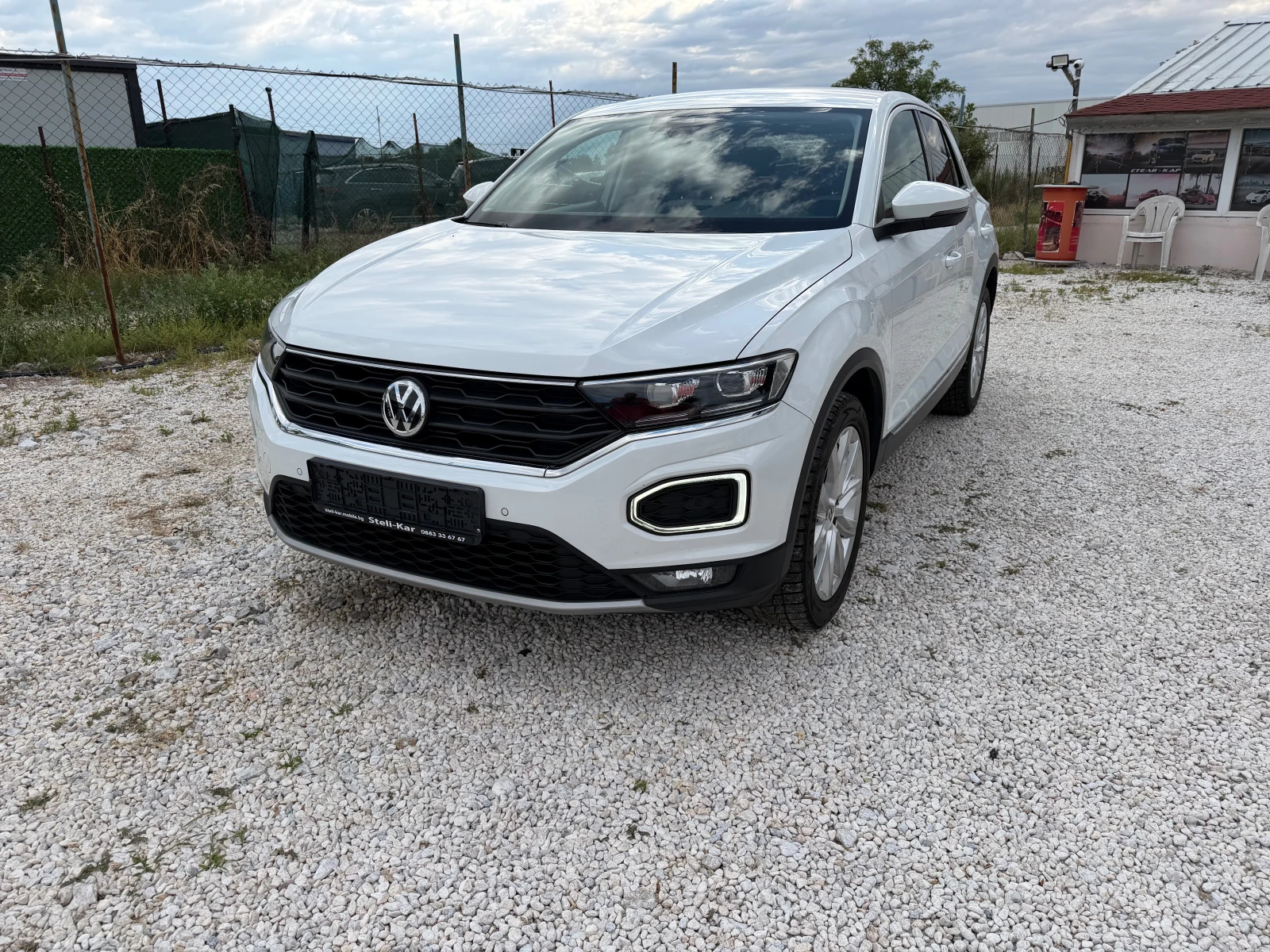 VW T-Roc -2.0TDI-4X4-AVTOMAT-NAVI-KAMERA-PODJREV-LED-XENON