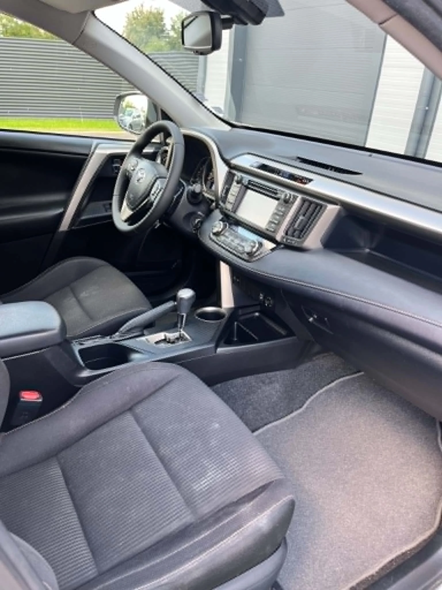 Toyota Rav4 2.2 D-CAT/4X4, снимка 13 - Автомобили и джипове - 55590547