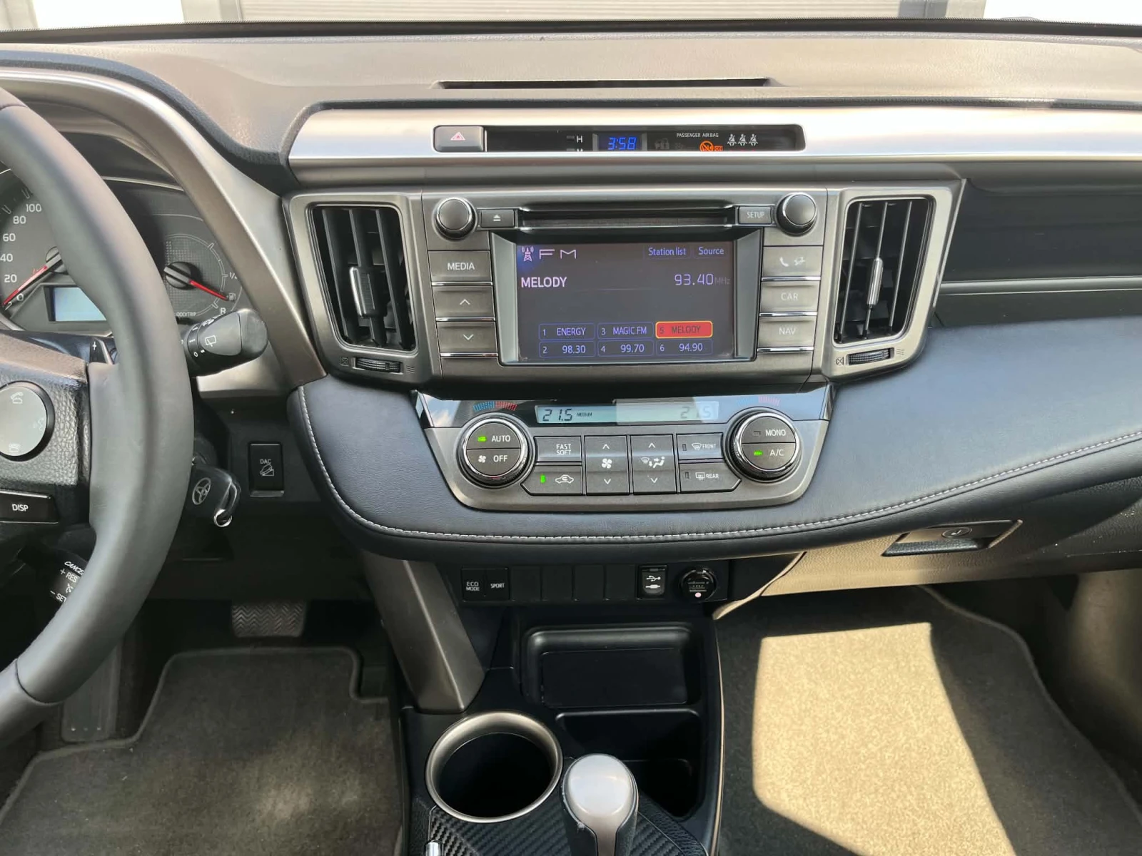 Toyota Rav4 2.2 D-CAT/4X4, снимка 10 - Автомобили и джипове - 55590547