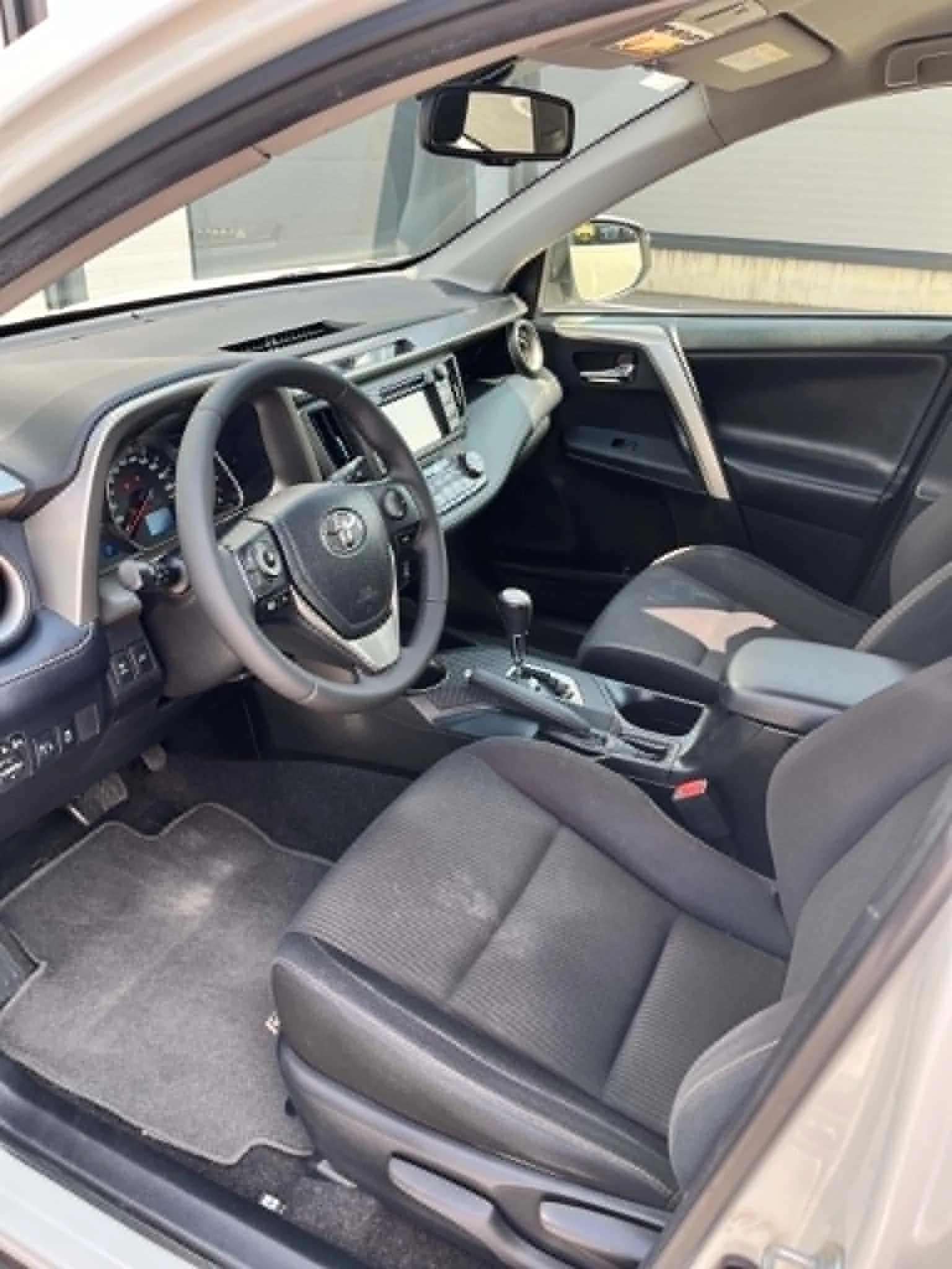 Toyota Rav4 2.2 D-CAT/4X4, снимка 12 - Автомобили и джипове - 55590547