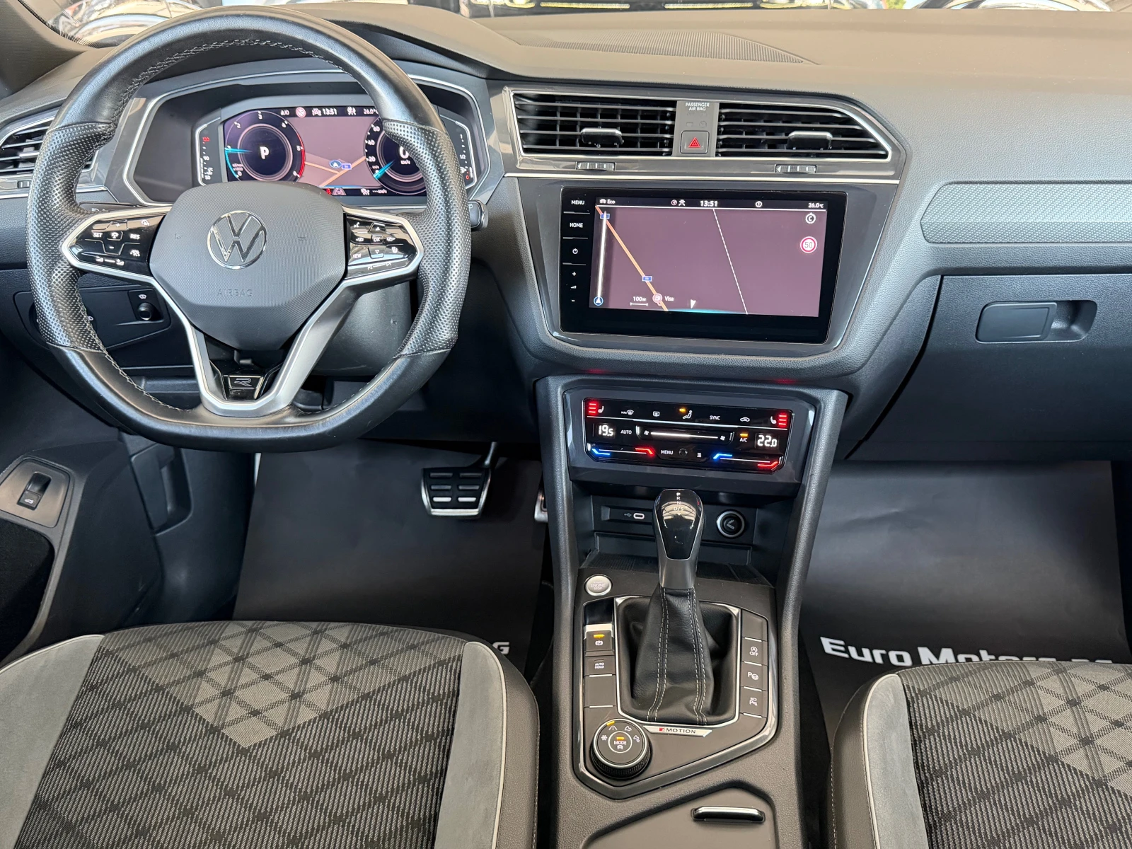 VW Tiguan ALLSPACE-2.0TDI, 200ps, 4-MOTION, R LINE, HEAD-UP,, снимка 9 - Автомобили и джипове - 55707980