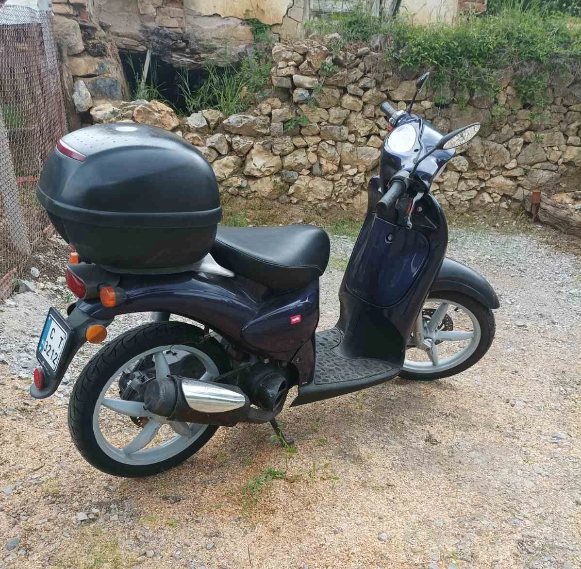 Aprilia Scarabeo М категория 75сс