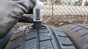 Гуми Зимни 235/60R18, снимка 5