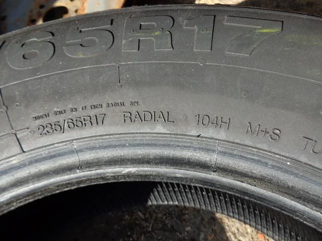 Гуми Зимни 235/65R17, снимка 13 - Гуми и джанти - 12593217