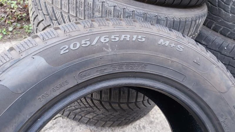 Гуми Зимни 235/60R18, снимка 8 - Гуми и джанти - 27314154