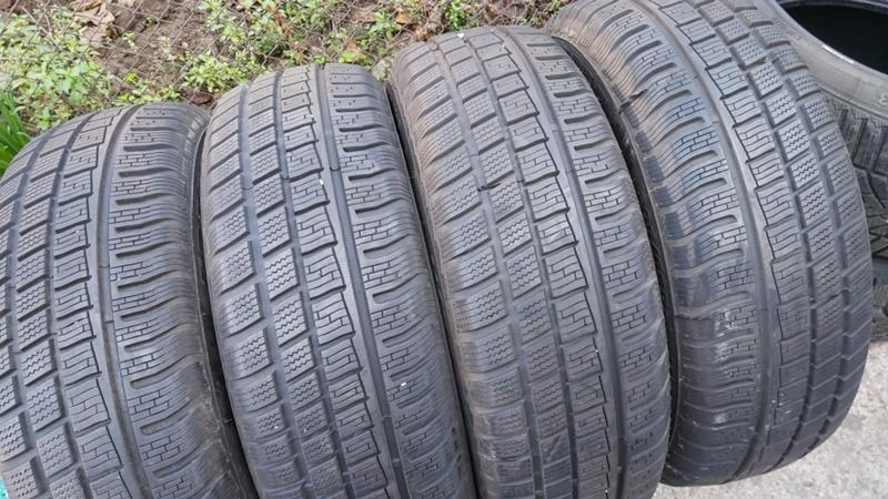 Гуми Зимни 235/60R18, снимка 2 - Гуми и джанти - 27314154