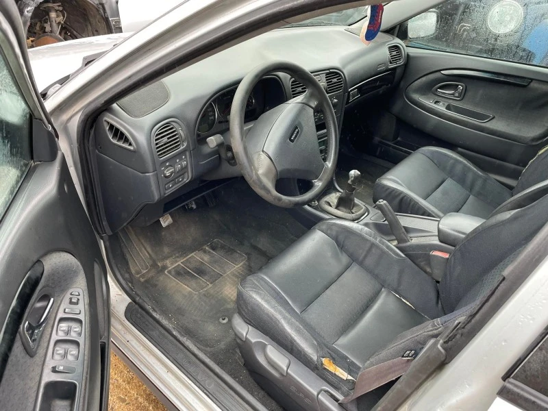 Volvo V40 1.9, снимка 5 - Автомобили и джипове - 39264535