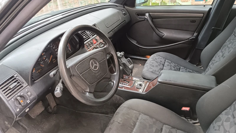 Mercedes-Benz C 220 CDI, снимка 10 - Автомобили и джипове - 47075526