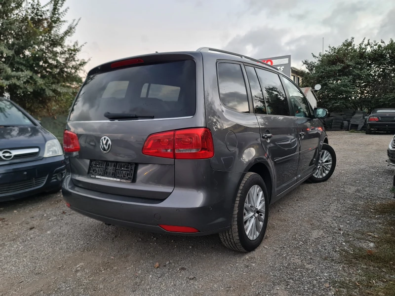 VW Touran КАТО ЧИСТО НОВА, снимка 4 - Автомобили и джипове - 47413738