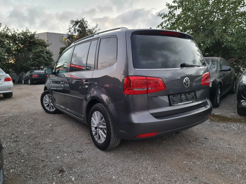 VW Touran КАТО ЧИСТО НОВА, снимка 5 - Автомобили и джипове - 47413738