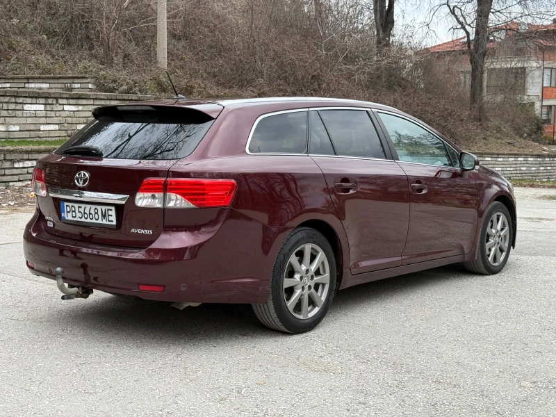 Toyota Avensis 2.0 D-4D Facelift Всички екстри, снимка 5 - Автомобили и джипове - 48999075