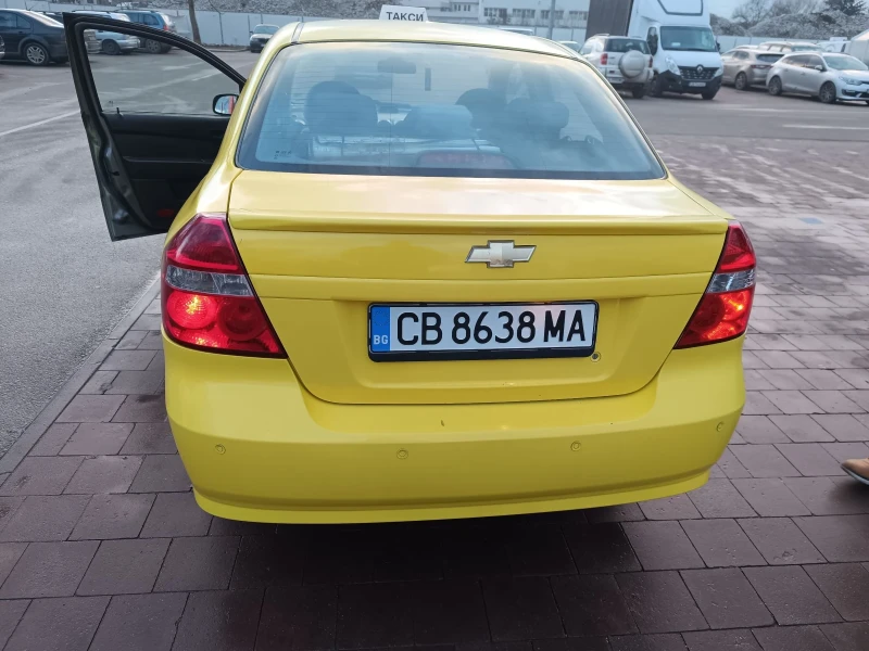 Chevrolet Aveo, снимка 8 - Автомобили и джипове - 49061438