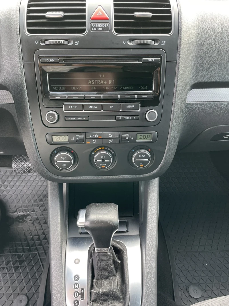 VW Golf 1.9 tdi 105к.с. DSG, снимка 9 - Автомобили и джипове - 50795696