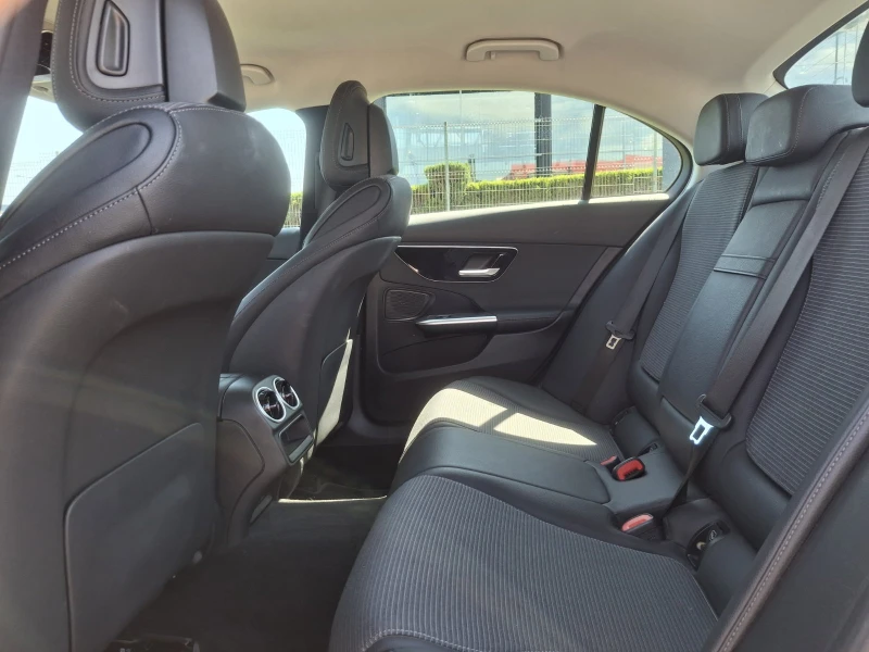 Mercedes-Benz C 200 4MATIC, снимка 9 - Автомобили и джипове - 50875845