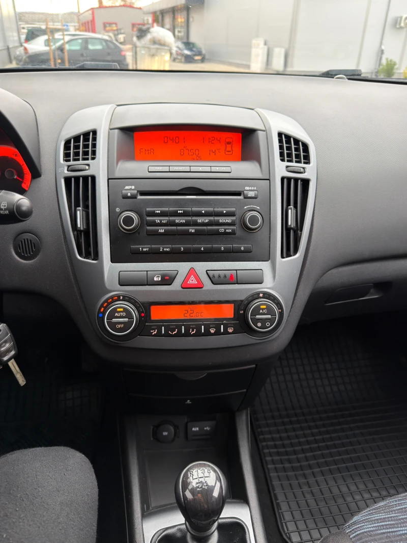 Kia Ceed 1.6 CRDI 90кс ТОП/БАРТЕР, снимка 14 - Автомобили и джипове - 52496277