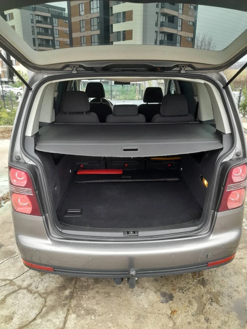 VW Touran 1.9 tdi, снимка 7 - Автомобили и джипове - 52677718