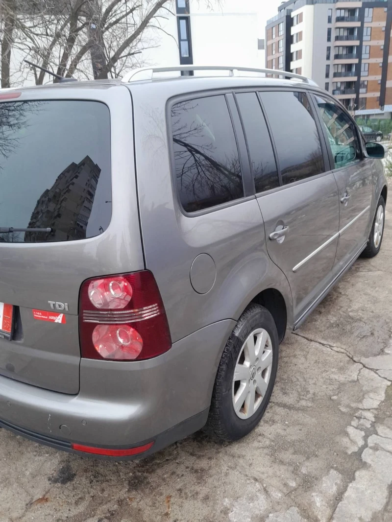 VW Touran 1.9 tdi, снимка 8 - Автомобили и джипове - 52677718