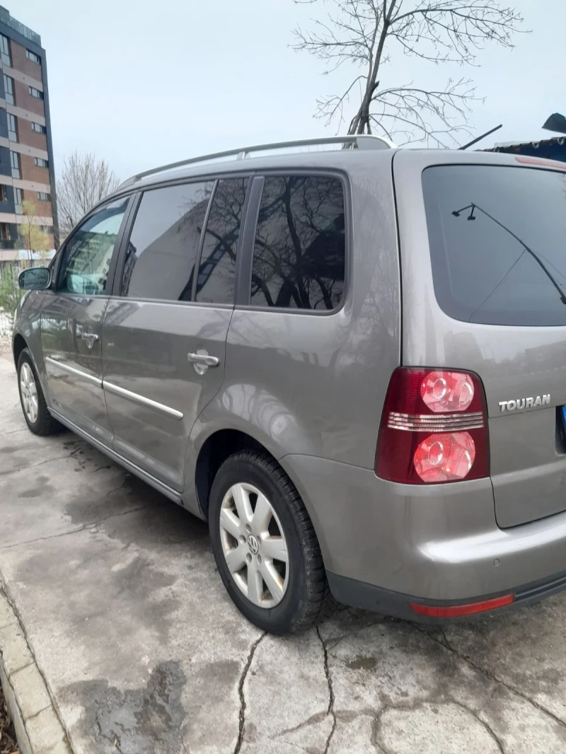 VW Touran 1.9 tdi, снимка 4 - Автомобили и джипове - 52677718