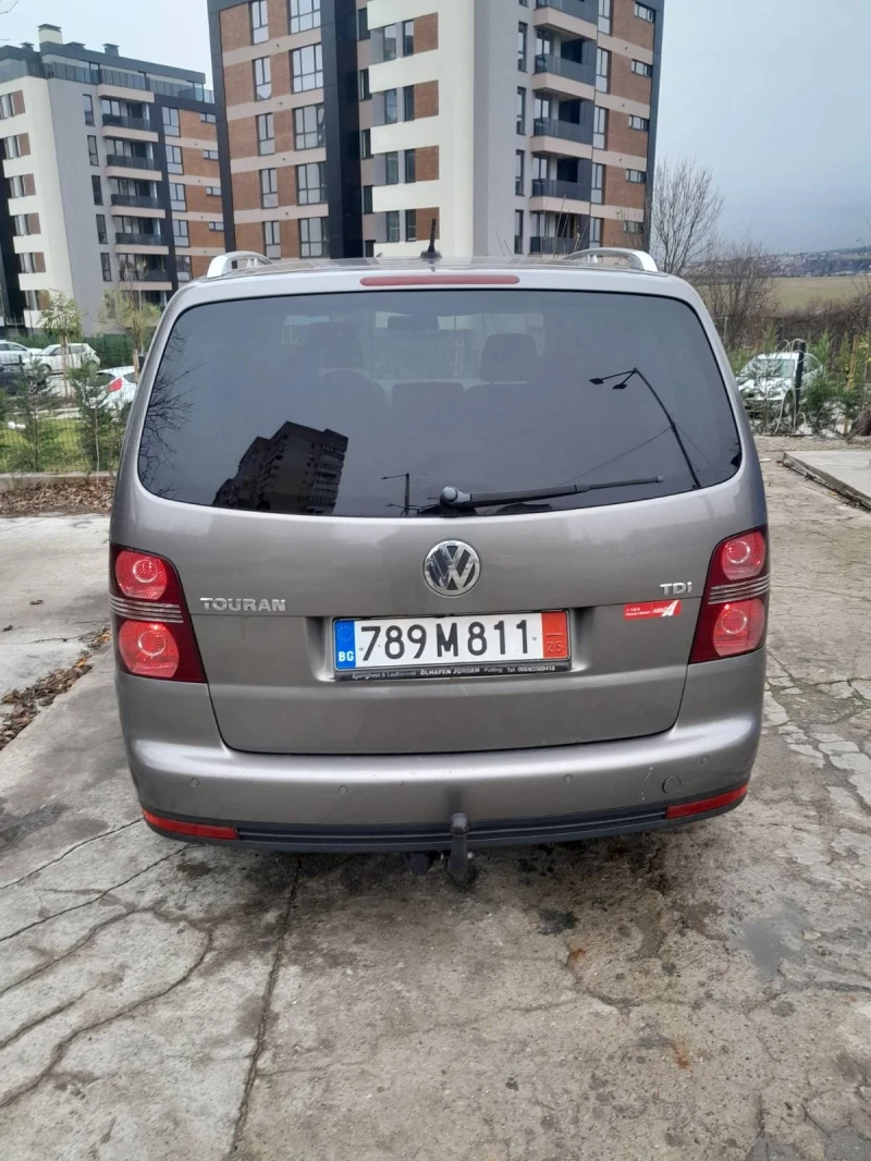 VW Touran 1.9 tdi, снимка 5 - Автомобили и джипове - 52677718