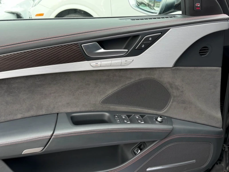 Audi S8 * Plus| 605HP| DESIGN PCKG| 2 SETS OF WHEELS| * CA, снимка 12 - Автомобили и джипове - 52991555