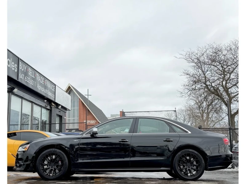 Audi S8 * Plus| 605HP| DESIGN PCKG| 2 SETS OF WHEELS| * CA, снимка 2 - Автомобили и джипове - 52991555