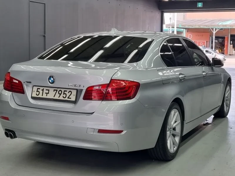 BMW 528 i, снимка 3 - Автомобили и джипове - 55146028