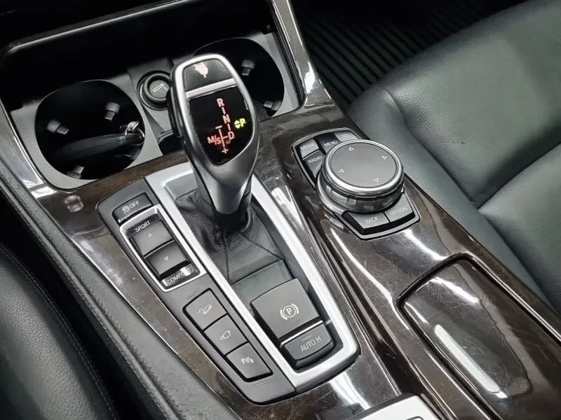 BMW 528 i, снимка 12 - Автомобили и джипове - 55146028