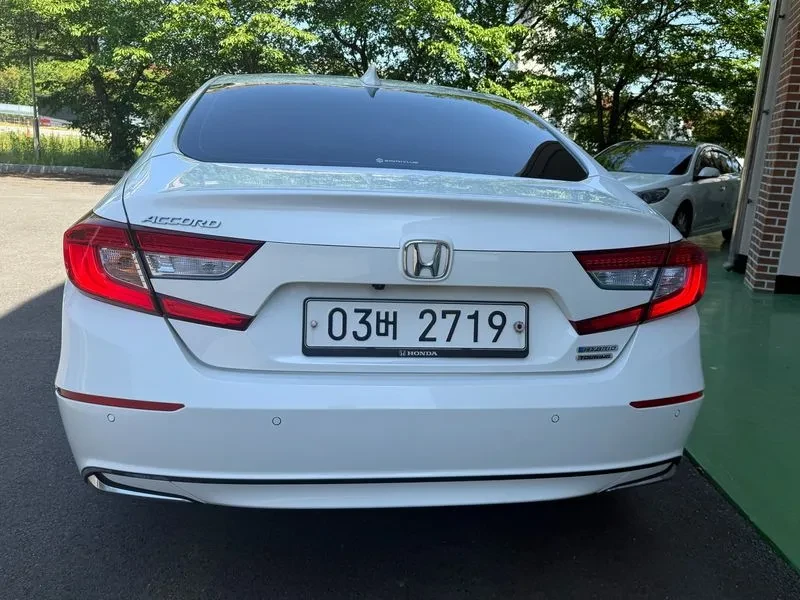 Honda Accord 2.0 Hybrid Touring, снимка 5 - Автомобили и джипове - 55841877