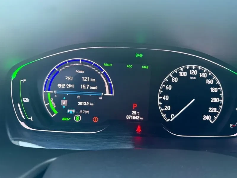Honda Accord 2.0 Hybrid Touring, снимка 8 - Автомобили и джипове - 55841877