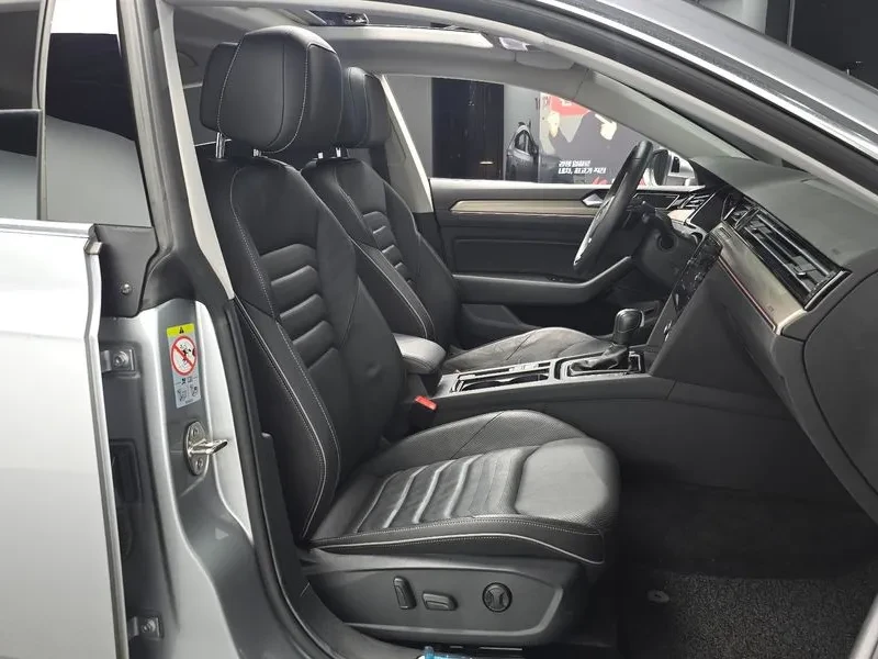 VW Arteon 2.0 TDI PRESTIGE, снимка 11 - Автомобили и джипове - 56561776
