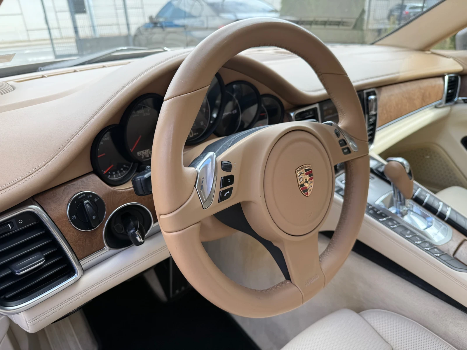 Porsche Panamera 4S Pano Premium Distronic BOSE Обдухване - изображение 8