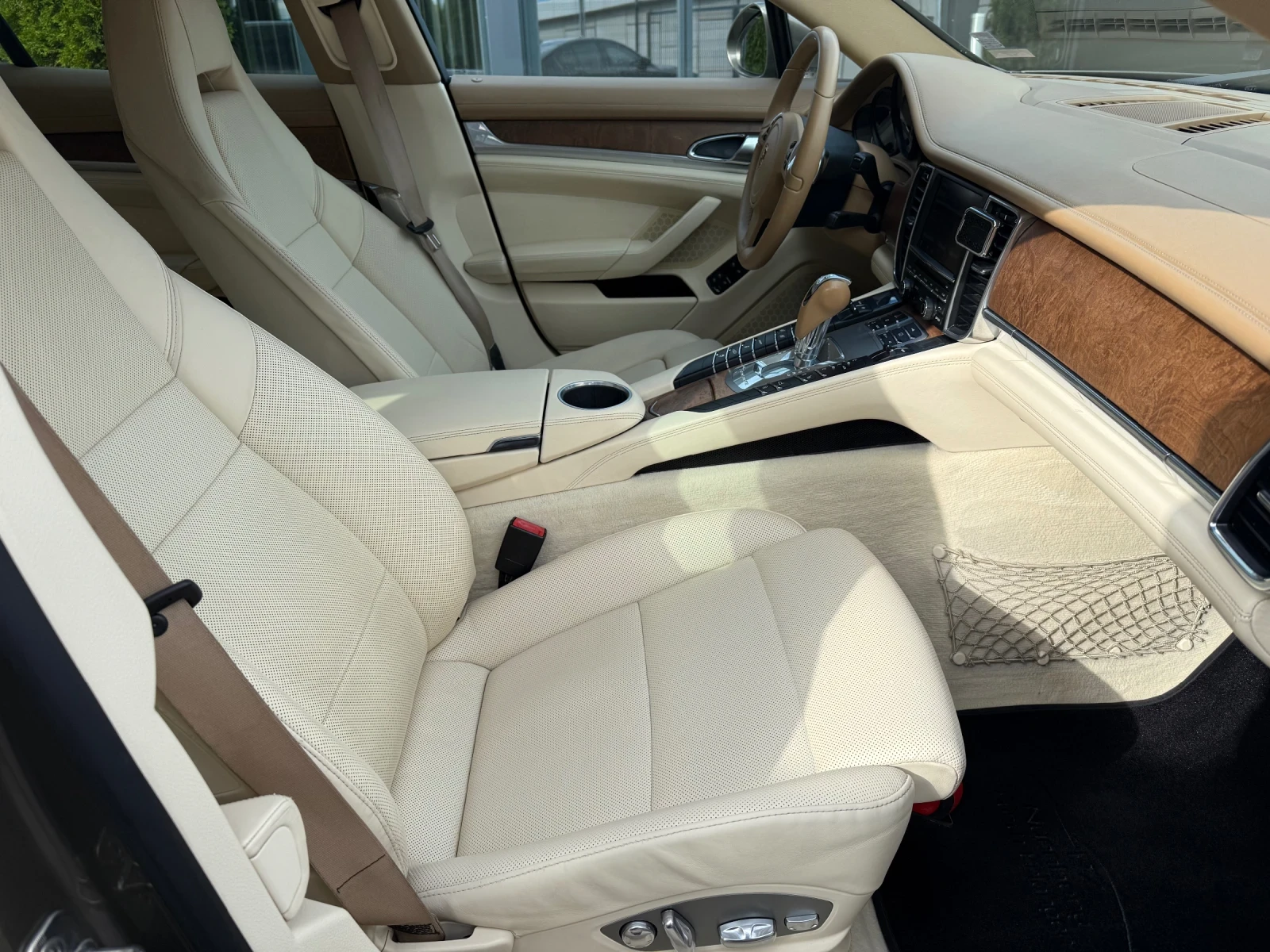 Porsche Panamera 4S Pano Premium Distronic BOSE Обдухване - изображение 10