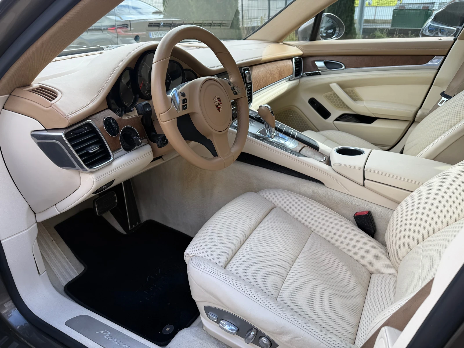 Porsche Panamera 4S Pano Premium Distronic BOSE Обдухване - изображение 7