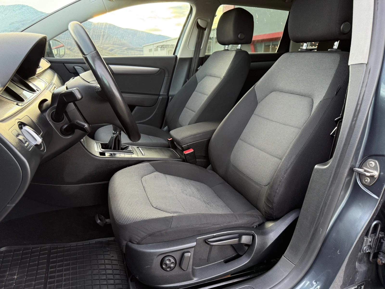 VW Passat 2.0 TDI 140к.с NAVI / PODGREV / PARKTRONIC  - изображение 9