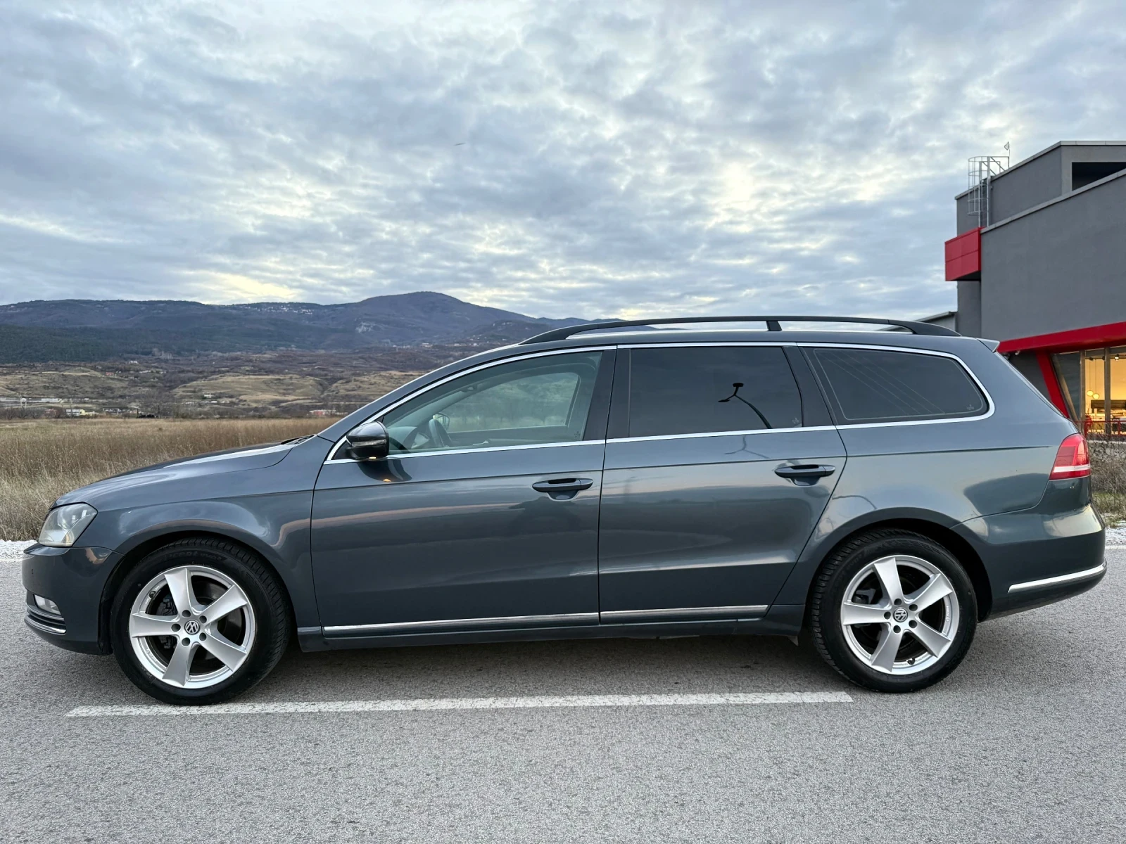 VW Passat 2.0 TDI 140к.с NAVI / PODGREV / PARKTRONIC  - изображение 3