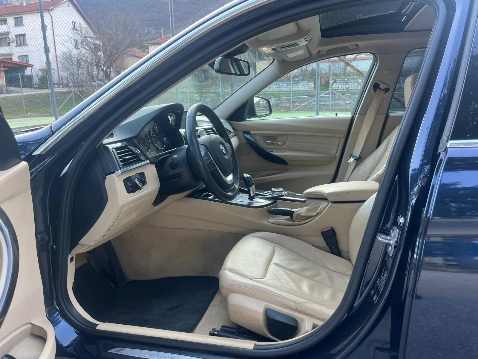 BMW 320 HUD* Панорама* ИТАЛИЯ, снимка 7 - Автомобили и джипове - 53949202