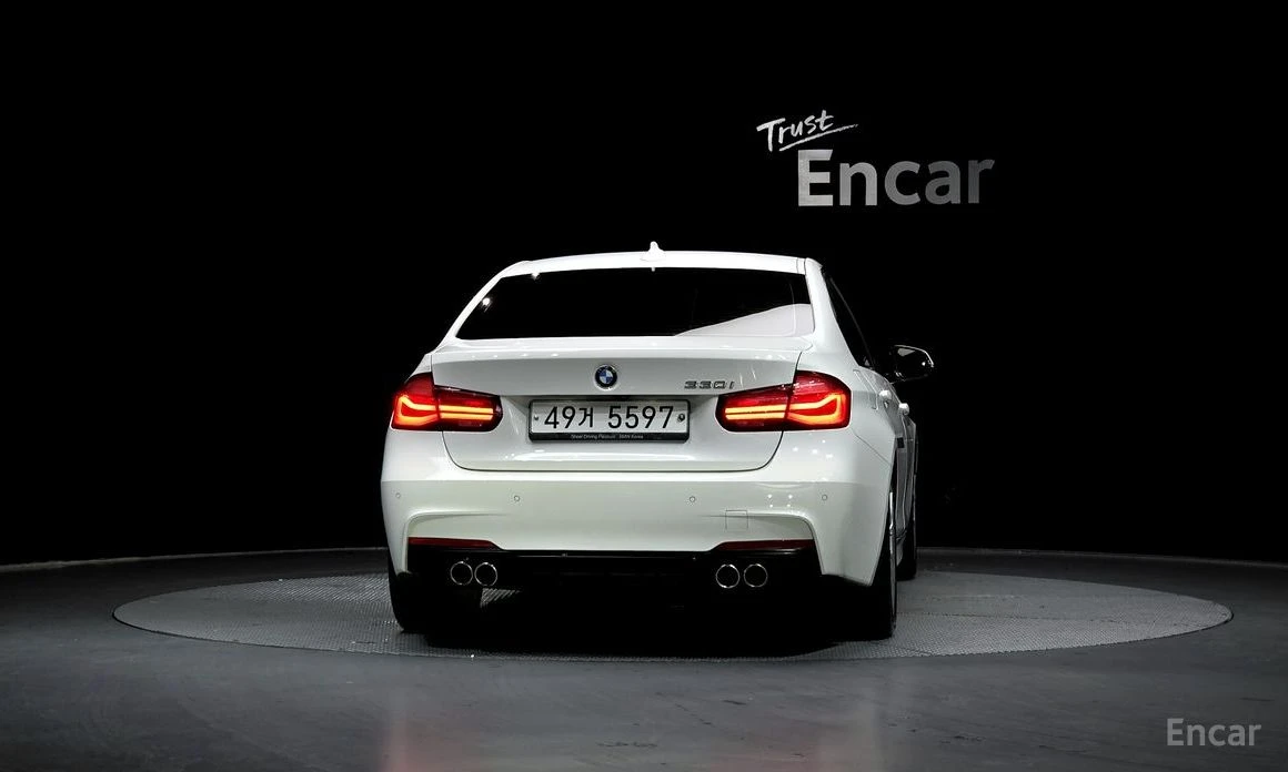 BMW 330 * M-SPORT* SHADOW* ДИГИТАЛНО ТАБЛО* HEAD-UP* FULL*, снимка 4 - Автомобили и джипове - 54190594